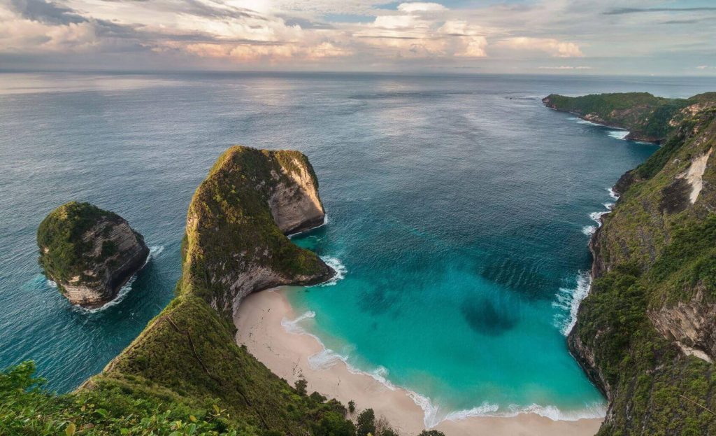 visiting Nusa Penida from Sanur Harbour now is easy with a lot of ferries operator are avilable from 6.30am till 5pm