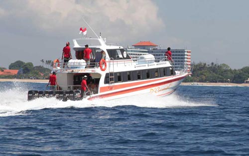 ferries from sanur harbour to nusa lembongan